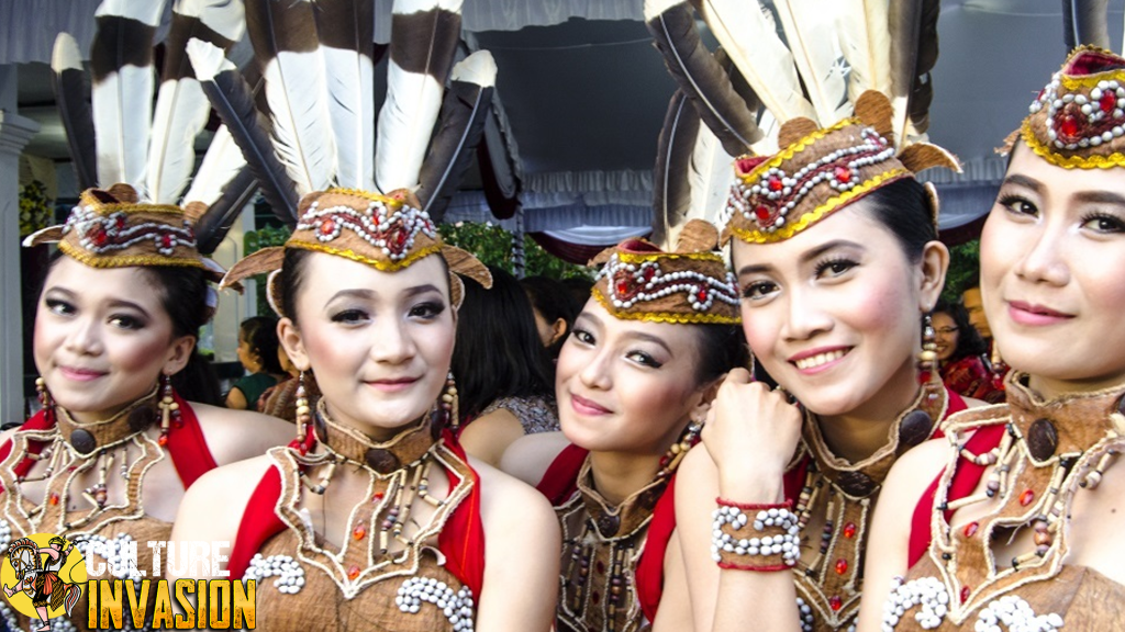 Suku Dayak