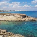 Pesona Fig Tree Bay: Pantai Tropis di Eropa yang Bikin Takjub!