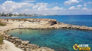 Pesona Fig Tree Bay: Pantai Tropis di Eropa yang Bikin Takjub!