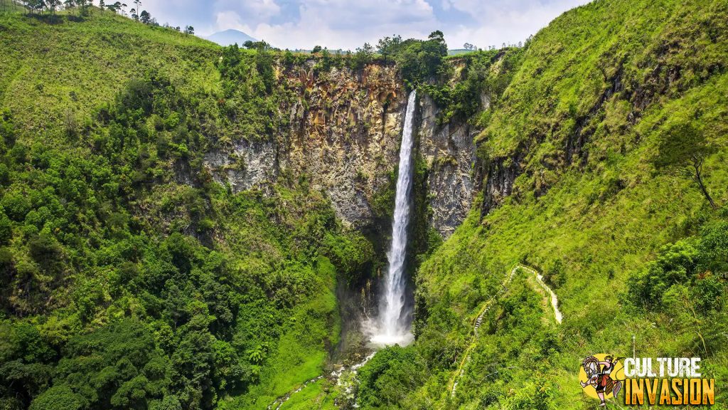 Air Terjun Sipiso Piso: Keindahan Alam Membius Mata di Sumut!