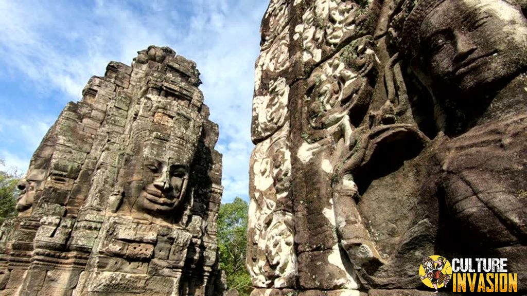 Bayon Temple: Memahami Filosofi Balik Ribuan Wajah Tersenyum!